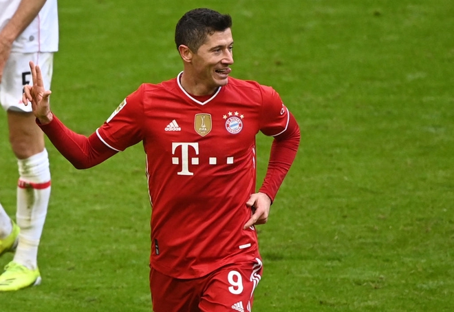 Man City và Chelsea tính gây sốc với Lewandowski - Ảnh 1.