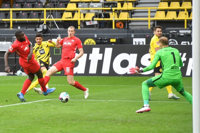 Đánh bại Leipzig 3-2, Borussia Dortmund giúp Bayern Munich đóng hòm Bundesliga - Ảnh 4.