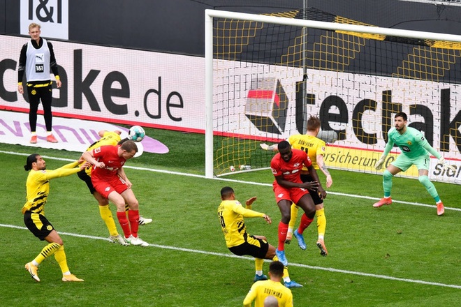 Đánh bại Leipzig 3-2, Borussia Dortmund giúp Bayern Munich đóng hòm Bundesliga - Ảnh 5.