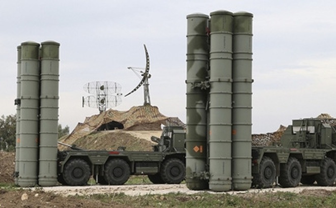 Tên lửa phòng không S-400 của Nga. Ảnh: AP