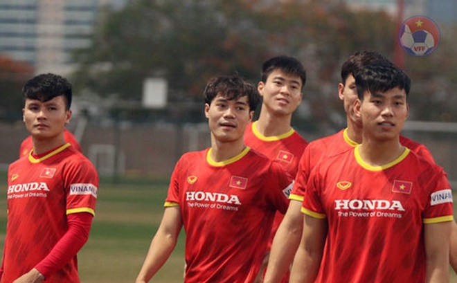 Các tuyển thủ Việt Nam lạc quan trước trận đấu dự báo khó khăn với Malaysia vào ngày 11-6 tới Ảnh: ANH KHOA