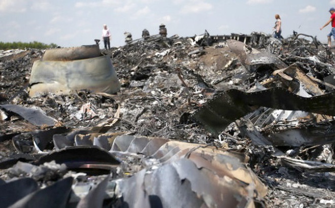 Hiện trường vụ máy bay MH17 bị bắn rơi.