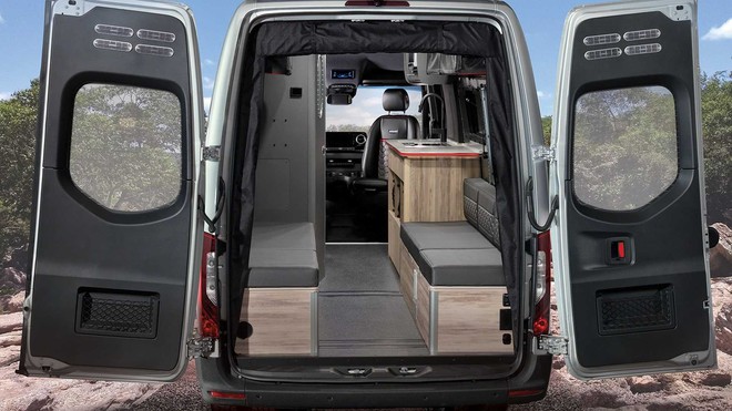Mercedes-Benz Sprinter 3500 hóa thành nhà di động sang trọng cho giới thượng lưu mê phượt - Ảnh 14. Mercedes-Benz Sprinter 3500 hóa thành nhà di động sang trọng cho giới thượng lưu mê phượt - Ảnh 14.