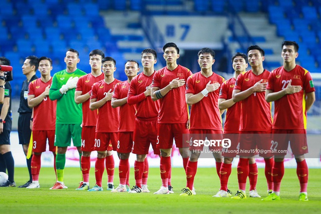 Chùm ảnh tuyển Việt Nam hân hoan với niềm vui chiến thắng Malaysia - Ảnh 2.