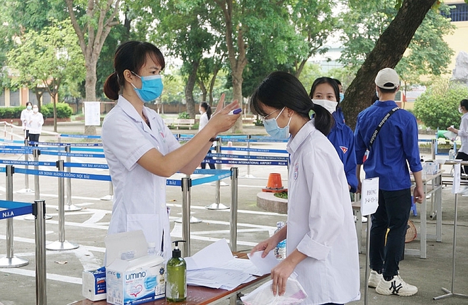 Ngày thi thứ nhất kỳ thi vào lớp 10 THPT: Thuận lợi, an toàn, tạo tâm lý tốt cho thí sinh - Ảnh 2.