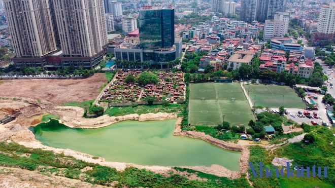 Hà Nội: Đất dự án công viên hồ điều hoà 1.600 tỷ đồng hóa sân bóng, bãi đỗ xe - Ảnh 10.