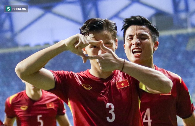 ĐT Việt Nam nhận thưởng nóng 3 tỷ đồng sau trận thắng kịch tính trước Malaysia - Ảnh 1. ĐT Việt Nam nhận thưởng nóng 3 tỷ đồng sau trận thắng kịch tính trước Malaysia - Ảnh 1.