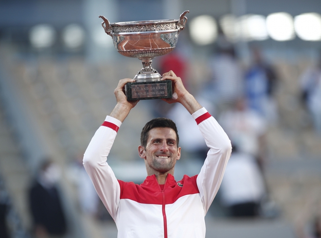 Ngược dòng hạ Tsitsipas, Djokovic vô địch Roland Garros với hàng loạt kỷ lục - Ảnh 1.