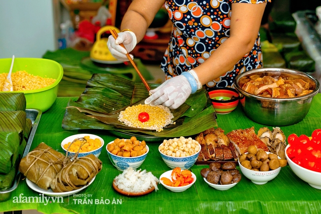 Tết Đoan Ngọ tại lò bánh Bá trạng của người Hoa lâu đời nhất Sài Gòn, một cặp bánh có giá lên tới 1 triệu đồng mà cả năm chỉ được ăn duy nhất 1 lần! - Ảnh 1.