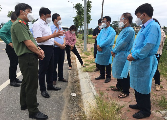 Thứ trưởng Bộ Y tế Đỗ Xuân Tuyên: Cảnh giác, bình tĩnh và chủ động tổ chức dập dịch một cách chắc chắn - Ảnh 1.