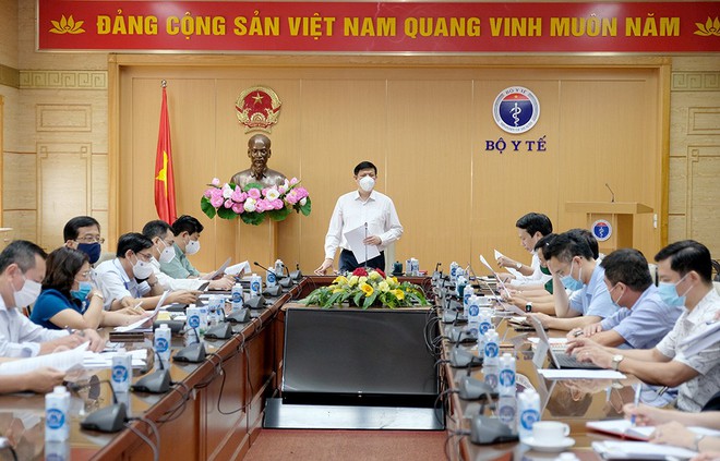 Bộ trưởng Bộ Y tế Nguyễn Thanh Long: Việt Nam thực hiện chiến dịch tiêm chủng lớn nhất trong lịch sử - Ảnh 1. Bộ trưởng Bộ Y tế Nguyễn Thanh Long: Việt Nam thực hiện chiến dịch tiêm chủng lớn nhất trong lịch sử - Ảnh 1.