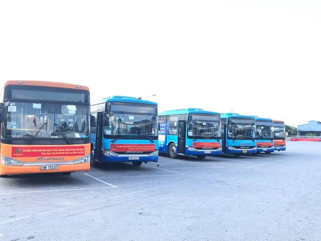 20 xe buýt đến tâm dịch Bắc Giang đón gần 290 người về Hà Nội - Ảnh 7.