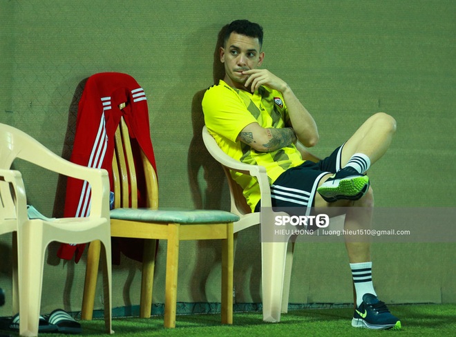 Tiền đạo Brazil nhập tịch UAE buồn bã trước ngày đấu tuyển Việt Nam - Ảnh 1.
