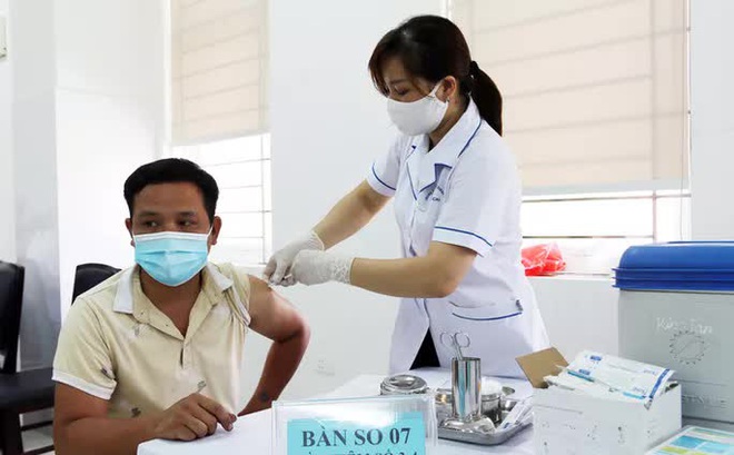 Tiêm vắc-xin ở tỉnh Lào Cai (Ảnh minh họa) - Ảnh: Anh Loan