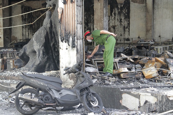 Vụ cháy 6 người chết ở Nghệ An xảy ra như thế nào qua lời kể của những nhân chứng đầu tiên tới hiện trường? - Ảnh 8.