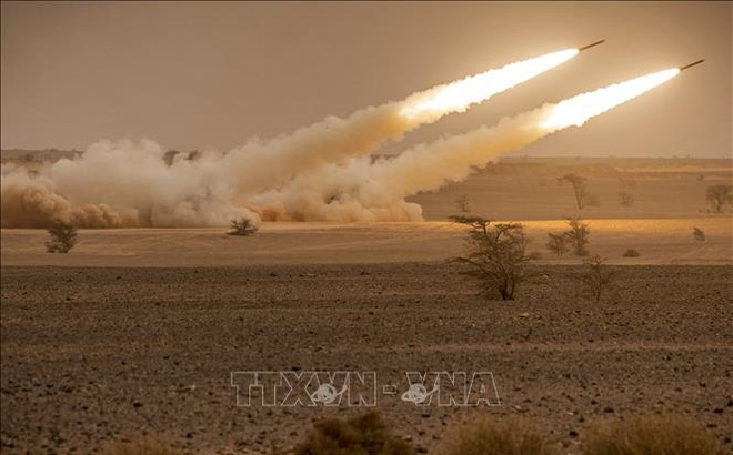 Hệ thống Tên lửa Pháo binh Cơ động Cao M142 trong cuộc tập trận chung mang tên "Sư tử châu Phi" tại Grier Labouihi , Maroc, ngày 9/6/2021. Ảnh: AFP/TTXVN
