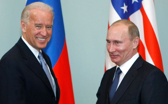 Tổng thống Nga Vladimir Putin (phải) và Tổng thống Mỹ Joe Biden. Ảnh: Sky News