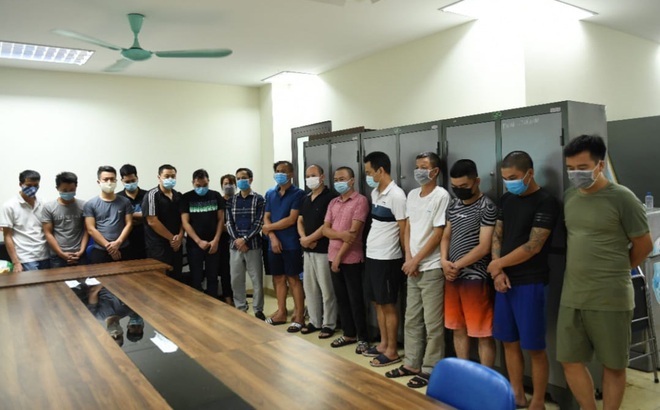 150 cảnh sát đồng loạt khám xét khẩn cấp 