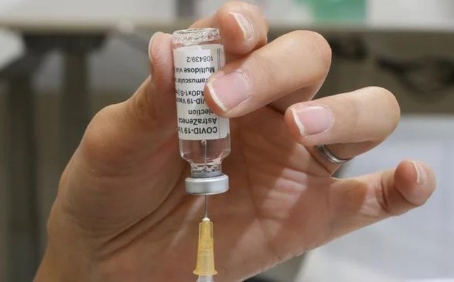 Nhóm cố vấn tiêm chủng Australia khuyến cáo sử dụng vaccine AstraZenca cho người trên 60 tuổi. Ảnh: David Crosling