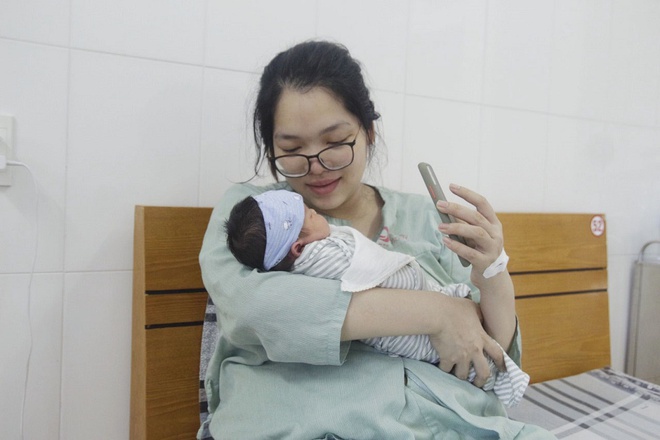 Bác sĩ đất mỏ chi viện cho tâm dịch Bắc Giang: Nhìn con chào đời qua màn hình điện thoại, tôi mừng phát khóc - Ảnh 2.