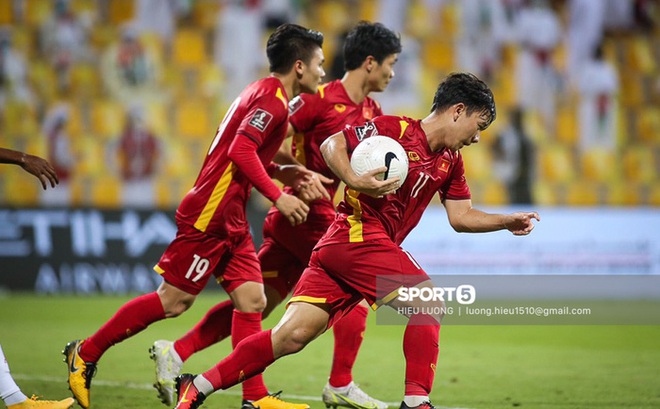 Đội tuyển Việt Nam sẽ phải hy sinh dịp năm mới đầm ấm bên gia đình để tiếp tục đưa bóng đá Việt Nam tiến về phía trước (Ảnh: Hiếu Lương)