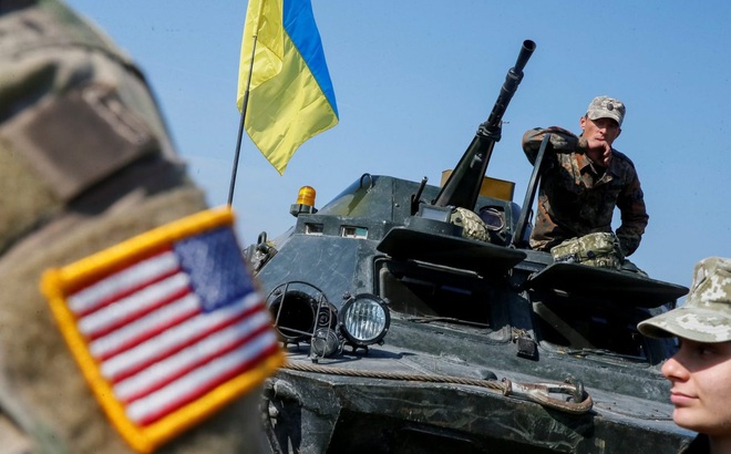 Quân nhân Mỹ và Ukraine tham gia cuộc tập trận Rapid Trident 2019 ở gần Lviv, miền tây Ukraine. Ảnh: Reuters