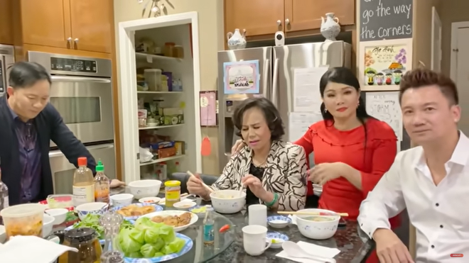 Con dâu tiết lộ cát-xê của danh ca Thanh Tuyền: Mẹ tôi hát event lớn phải 10 ngàn đô một show - Ảnh 4. Con dâu tiết lộ cát-xê của danh ca Thanh Tuyền: Mẹ tôi hát event lớn phải 10 ngàn đô một show - Ảnh 4.