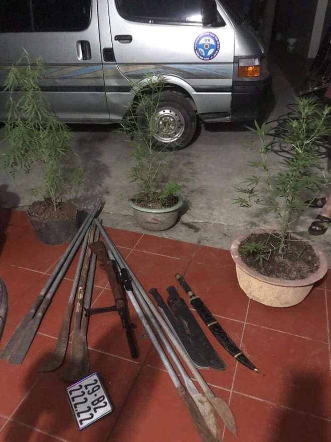 Đang đổ xăng đi gặp người yêu thì xảy ra cãi vã, thanh niên 18 tuổi gọi hội đến đánh người - Ảnh 2. Đang đổ xăng đi gặp người yêu thì xảy ra cãi vã, thanh niên 18 tuổi gọi hội đến đánh người - Ảnh 2.
