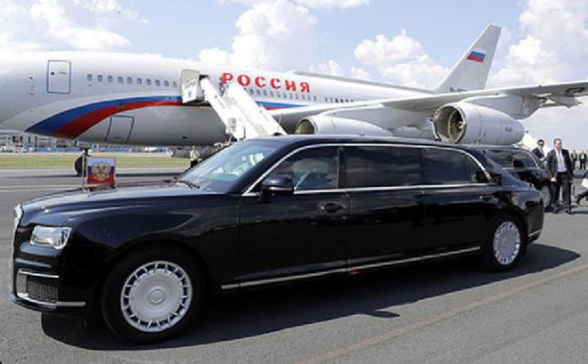 Cặp chuyên cơ và xe limousine phục vụ Tổng thống Nga Vladimir Putin.