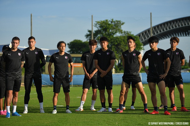 Đặng Văn Lâm tràn đầy năng lượng trong buổi tập đầu tiên tại Thái Lan chuẩn bị cho AFC Champions League 2021 - Ảnh 5.