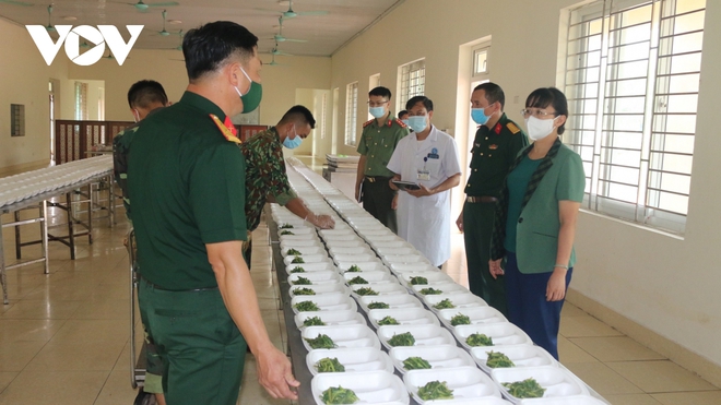 Sáng nay, TP. HCM phát hiện 51 ca mắc mới; Đã có 32 cán bộ y tế trở thành F0 tại khu điều trị FuJi - Ảnh 1.