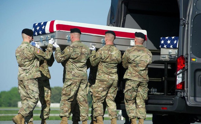 Đưa thi thể hai lính Mỹ chết trong một vụ tấn công ở Afghanistan về nước