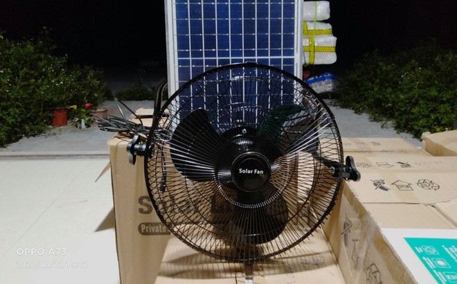 Quạt giá rẻ "thần thánh" gây sốt mùa nắng nóng, không ngốn điện, tiết kiệm tiền? Quạt giá rẻ "thần thánh" gây sốt mùa nắng nóng, không ngốn điện, tiết kiệm tiền?