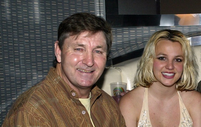 Britney Spears: Công chúa khổ sở, bị kiểm soát như nô lệ và lời kêu cứu khiến cả thế giới bàng hoàng - Ảnh 6.