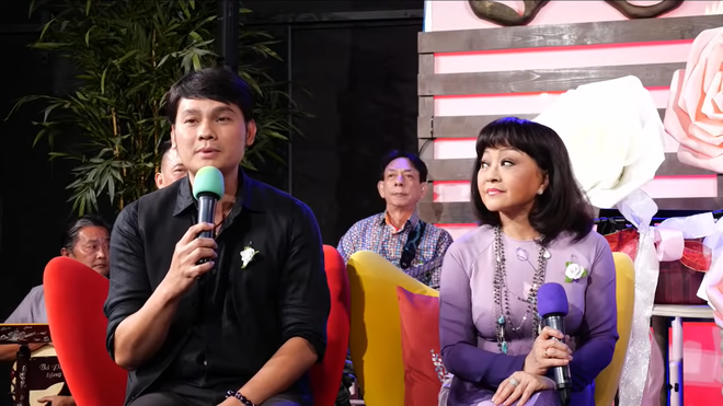 NSƯT Kim Tiểu Long lên tiếng khi bị nói dễ dãi vì gọi danh ca Hương Lan là mẹ - Ảnh 3. NSƯT Kim Tiểu Long lên tiếng khi bị nói dễ dãi vì gọi danh ca Hương Lan là mẹ - Ảnh 3.