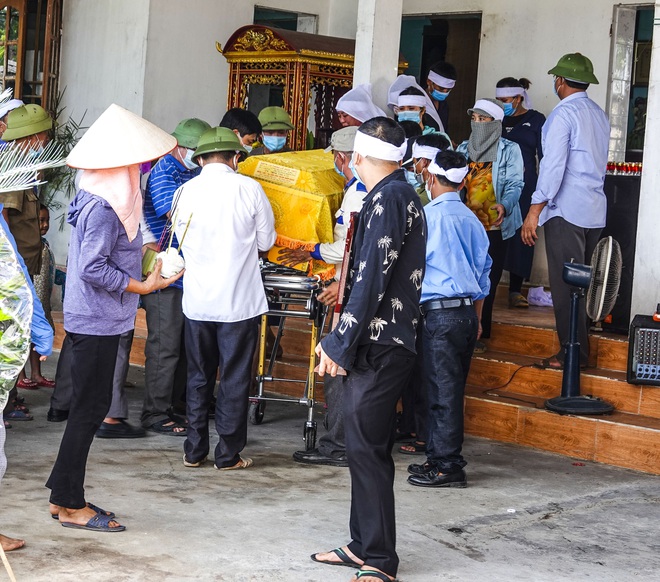 Thảm án 3 người chết ở Thái Bình: Buổi sáng người vợ nộp đơn ly hôn, 1 tiếng sau Đào Văn Thịnh đầu thú - Ảnh 4.