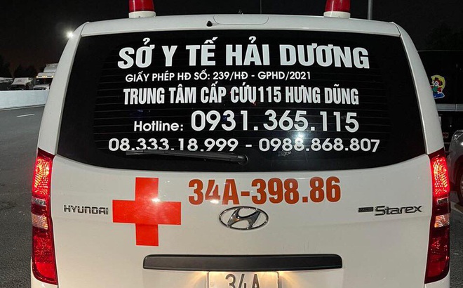 Chiếc xe cứu thương chở 5 người - Ảnh: Cục CSGT