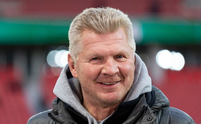 Cựu tiền vệ Stefan Effenberg