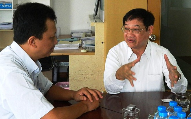 "Cựu tử tù" Liên Khui Thìn, nguyên giám đốc công ty TNHH EPCO (phải) và tác giả