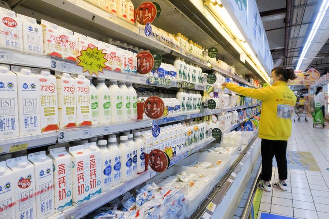 Trung Quốc đối mặt cơn khát sữa trước thách thức không có đủ bò - Ảnh 5.