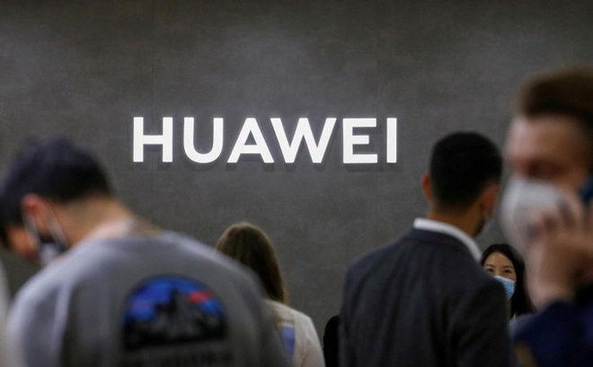 Huawei nằm trong danh sách 31 công ty trong nhóm "cấm giao dịch" dựa trên dữ liệu của Bộ Quốc phòng Mỹ. Ảnh: Reuters