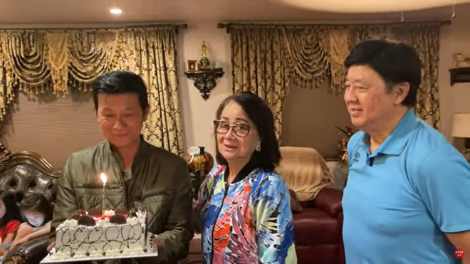 Lộ diện bố ruột và mẹ kế trẻ đẹp của diễn viên Lư Hoàng Gia Bảo tại Mỹ - Ảnh 3. Lộ diện bố ruột và mẹ kế trẻ đẹp của diễn viên Lư Hoàng Gia Bảo tại Mỹ - Ảnh 3.