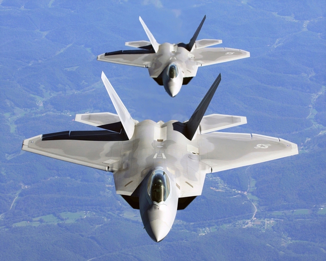 Điều gì khiến “vua bầu trời” F-22 Raptor bị thất sủng? - Ảnh 1.