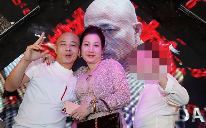 Cả 2 vợ chồng Đường Nhuệ đều bị truy tố trong vụ "bảo kê" hỏa táng gây rúng động dư luận ở Thái Bình. (Ảnh: FBNV)