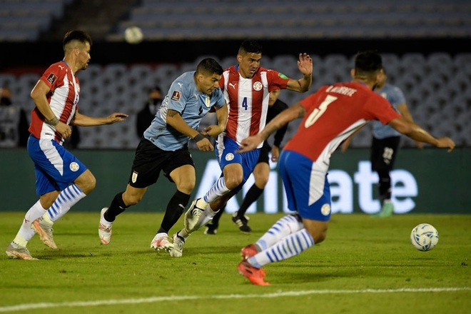 Suarez tịt ngòi, Uruguay hòa không bàn thắng với Paraguay - Ảnh 1.