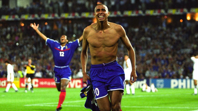Top 10 trận đấu hay nhất lịch sử Euro (Kỳ 2): Lần đầu đầy xúc cảm của Ronaldo và phép màu đến từ Hy Lạp - Ảnh 4.
