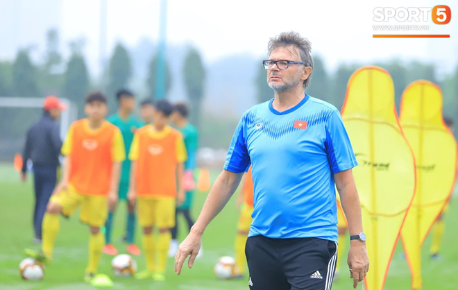 U19 Việt Nam nói lời chia tay với HLV Philippe Troussier - Ảnh 1.