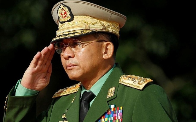 Tổng tư lệnh các lực lượng vũ trang Myanmar Min Aung Hlaing tại Yangon tháng 7/2016. Ảnh: Reuters.