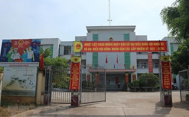 Trụ sở Đảng ủy, UBND xã Tráng Việt (Ảnh: TTXVN).