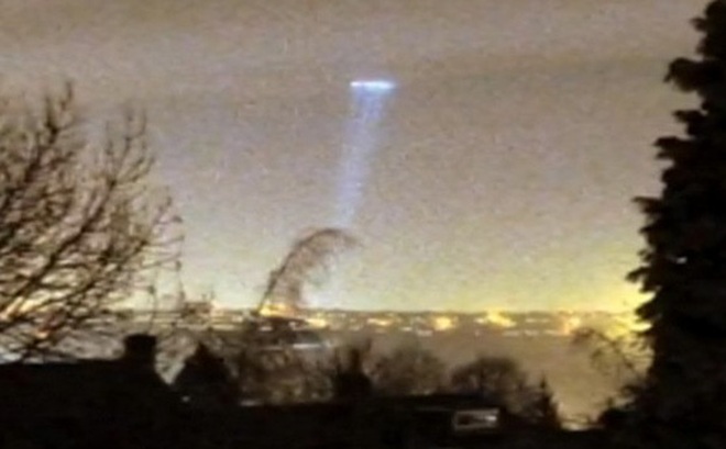 UFO xuất hiện ở sân bay Tiêu Sơn, TP Hàng Châu vào năm 2010. Ảnh: ABC News